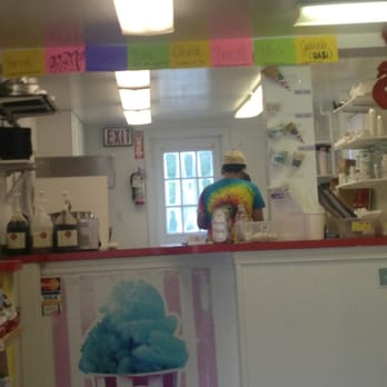Mad Willie's - Ice Cream & Frozen Yogurt Near Me - Framingham, Massachusetts