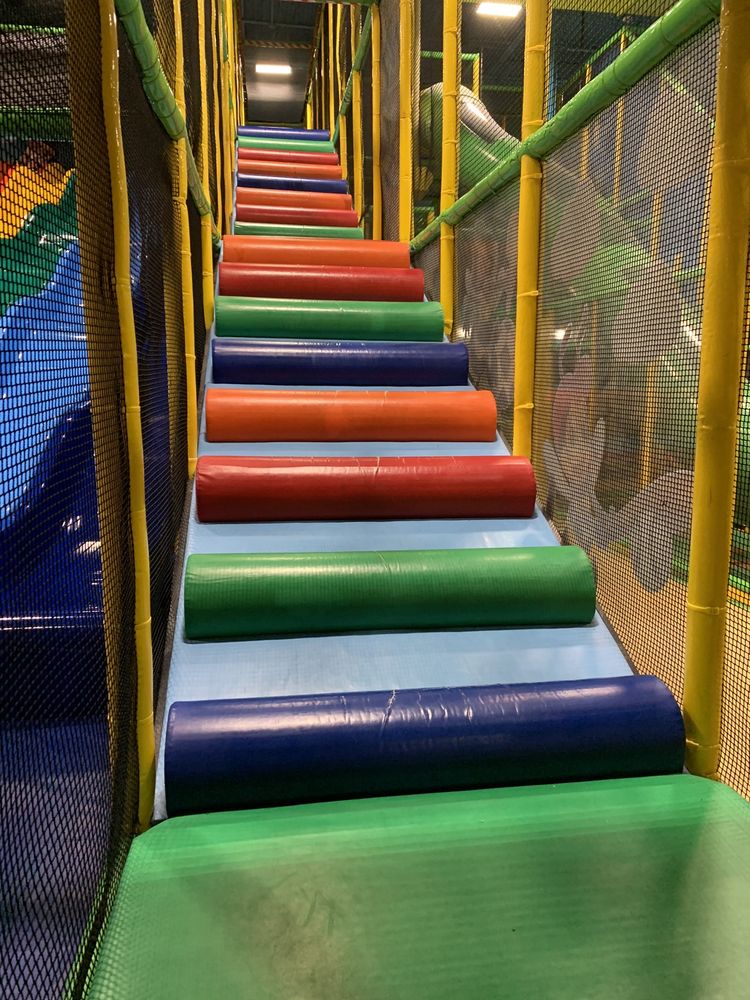 BILLY BEEZ 29 Photos & 47 Reviews 1 Crossgates Mall Rd, Albany, New York Recreation