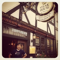 Argentinisches Steakhaus - I'm going for the rib eye steak.