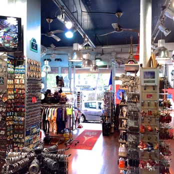 Souvenir's Factory - Cashier - Souvenir Shops Near Me - Paris, 75 Souvenir's Factory - Cashier - Souvenir Shops Near Me - Paris, 75