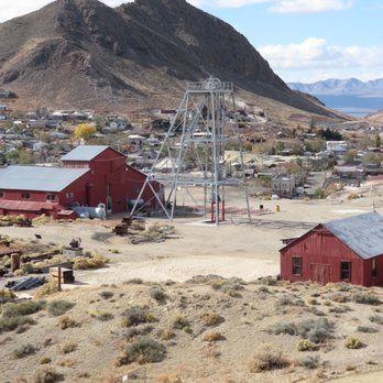 Tonopah Historic Mining Park - The Mizpah head frame and surrounding buildings - Museums Near Me - Tonopah, Nevada