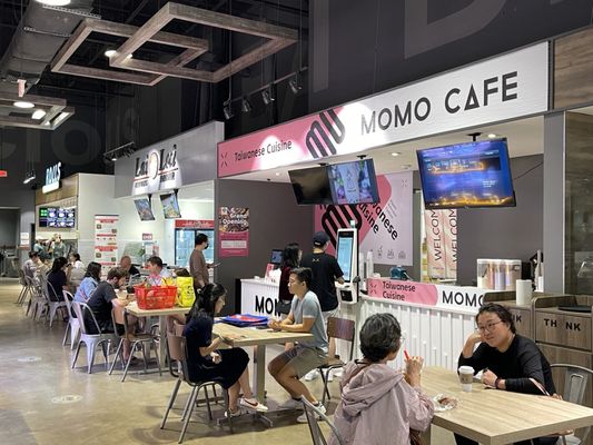 Momo Cafe by null