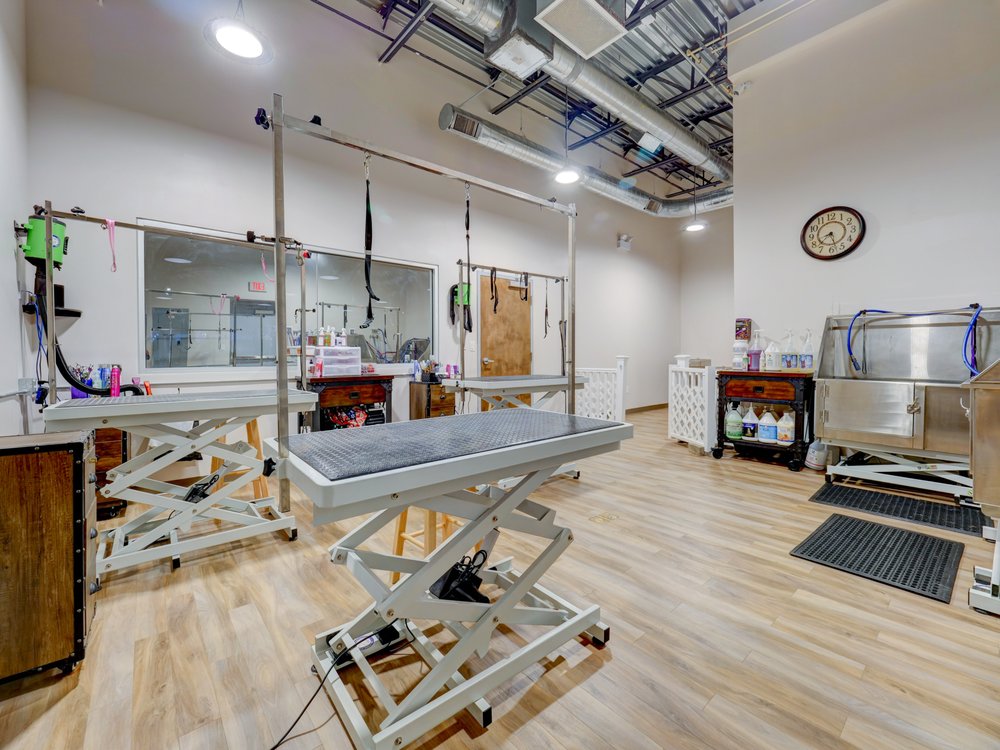 Max's Pet Market & Salon