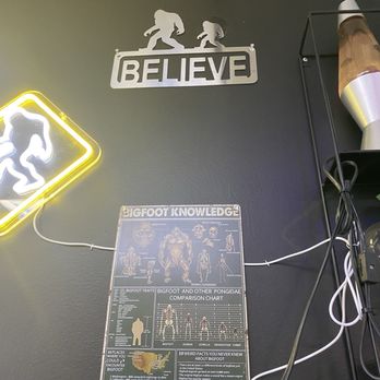 Neon Kitchen - Yes, more bigfoot - Italian Near Me - Portland, Tennessee