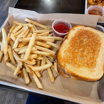 Finley's Round Rock - Pulled pork sandwich - Bars Near Me - Round Rock, Texas Finley's Round Rock - Pulled pork sandwich - Bars Near Me - Round Rock, Texas
