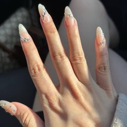 Queen Nails