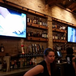 MOJO Hogtown Bar-B-Que - Very nice bar with a great selection.
