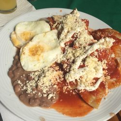 Cafeteria San Diego - Chiliquitas with chicken and eggs