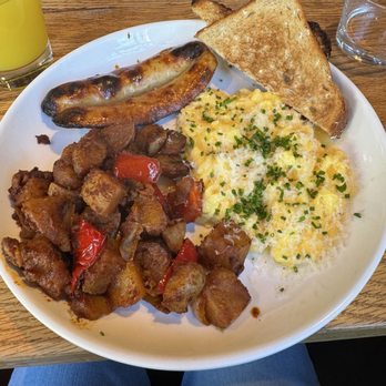 Sunday In Brooklyn - Cheddar Scramble - New American Near Me - Brooklyn, New York