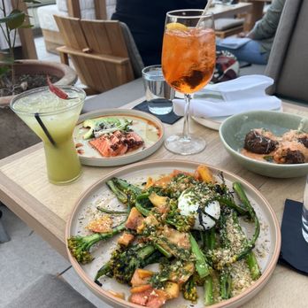 Osa Rooftop - Bars Near Me - Pasadena, California