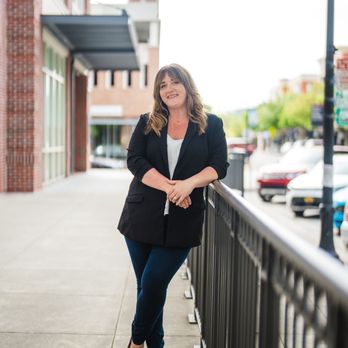 1. Akaisha Gardner- Realtor
