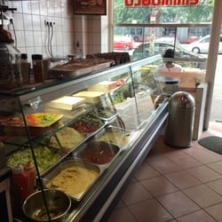 Emmioglu Falafel - The shop inside