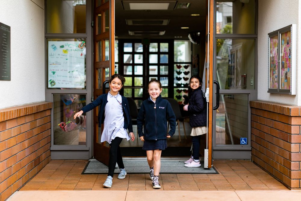 Gillispie School Logo