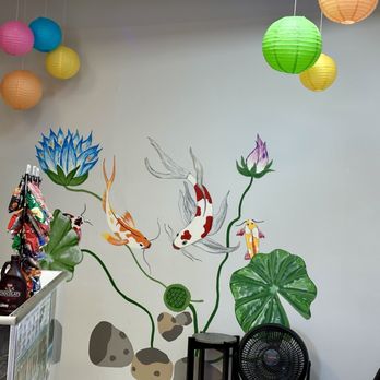Teas Me Bubble Tea - Cute mural and decorative lights. - Bubble Tea Near Me - Bethesda, Maryland