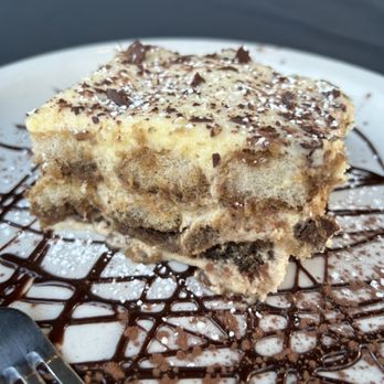 Novo Cafe - Tiramisú - Italian Near Me - Burbank, California