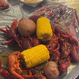 3 lbs, spicy with Cajun seasoning. Two corns and two potatoes. 3 lbs, spicy with Cajun seasoning. Two corns and two potatoes.