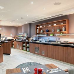 Hilton Garden Inn London Heathrow Terminals 2 and 3 - Breakfast Area