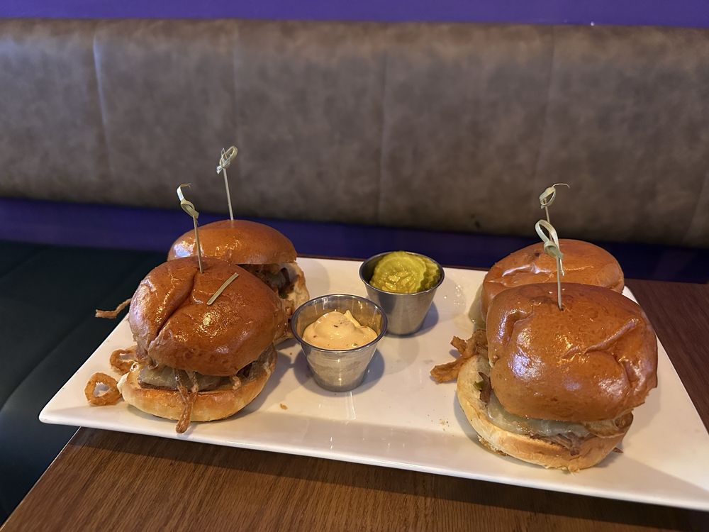 Social spots from Bat 17