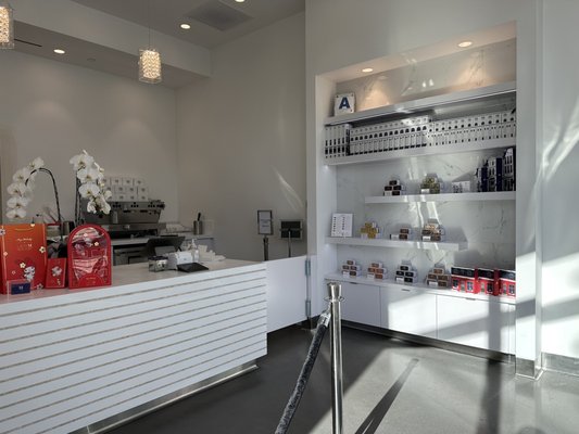 Lady M Cake Boutique - San Diego by null