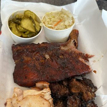 Bogart's Smokehouse - Ribs, burnt ends, turkey, coleslaw and pickles - Barbeque Near Me - Saint Louis, Missouri Bogart's Smokehouse - Ribs, burnt ends, turkey, coleslaw and pickles - Barbeque Near Me - Saint Louis, Missouri