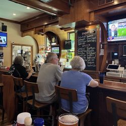 Hooligan's - Bar an dining area