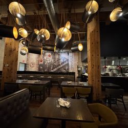 R&D Restaurant - Inside