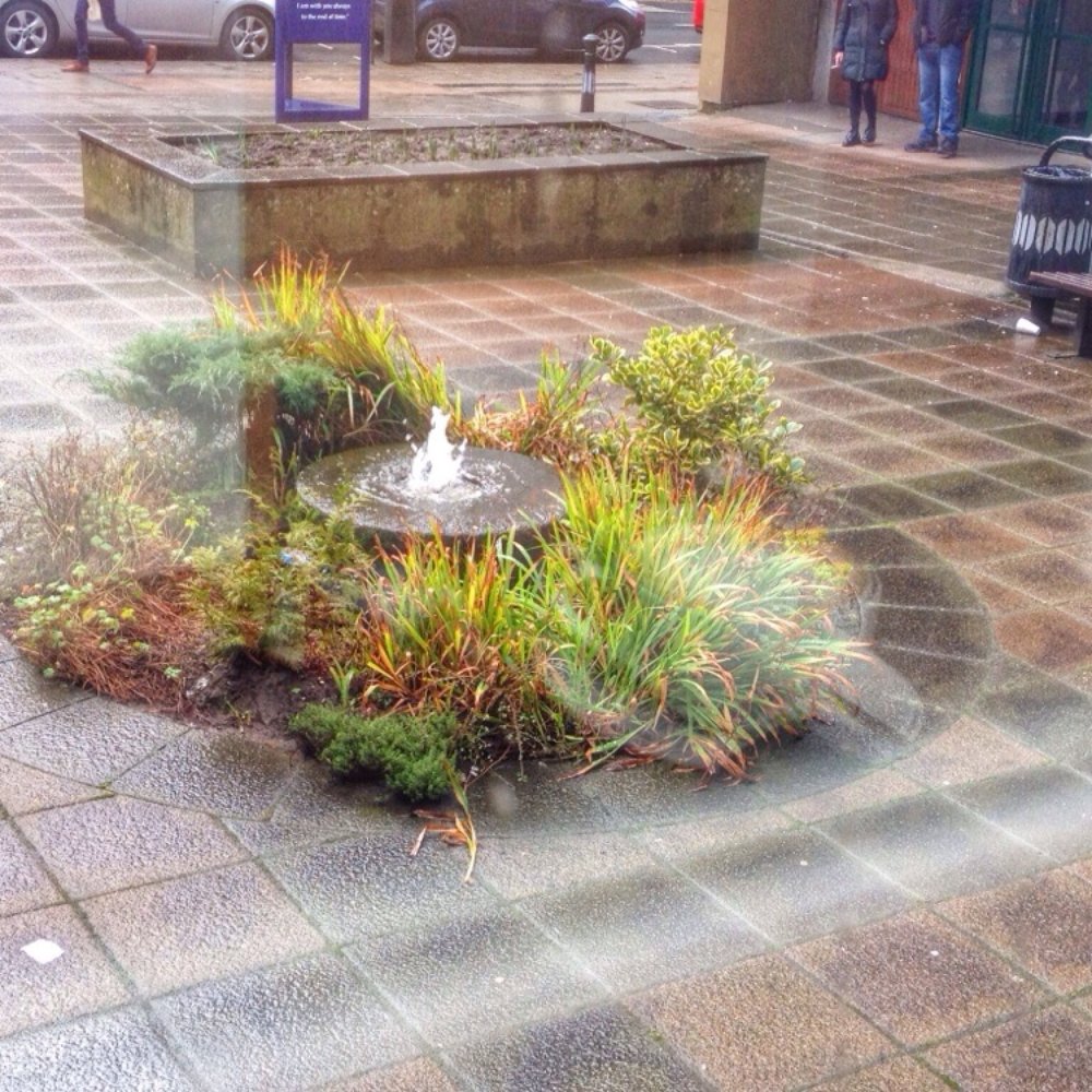 Oasis Cafe - The water fountain outside - Cafes Near Me - Glasgow, GLG
