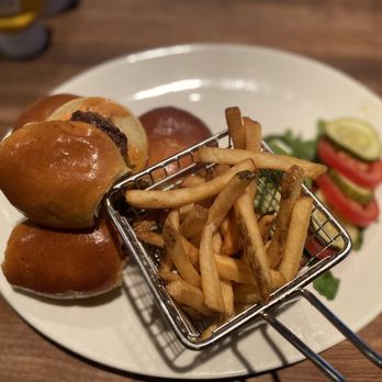 Yard House - Burger - Bars Near Me - Houston, Texas Yard House - Burger - Bars Near Me - Houston, Texas