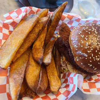 Cafe Robey - Nashville Chicken Sandwich - Breakfast & Brunch Near Me - Chicago, Illinois Cafe Robey - Nashville Chicken Sandwich - Breakfast & Brunch Near Me - Chicago, Illinois