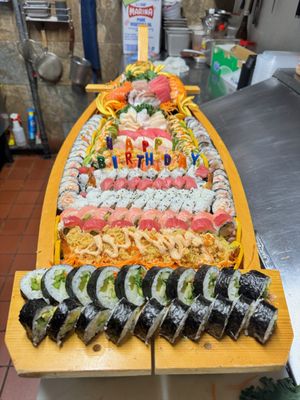 MAKI SUSHI AND THAI RESTAURANT by null