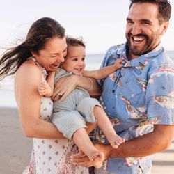Tristin Tracy Photography - Family cuddling together during Wendy each photo session