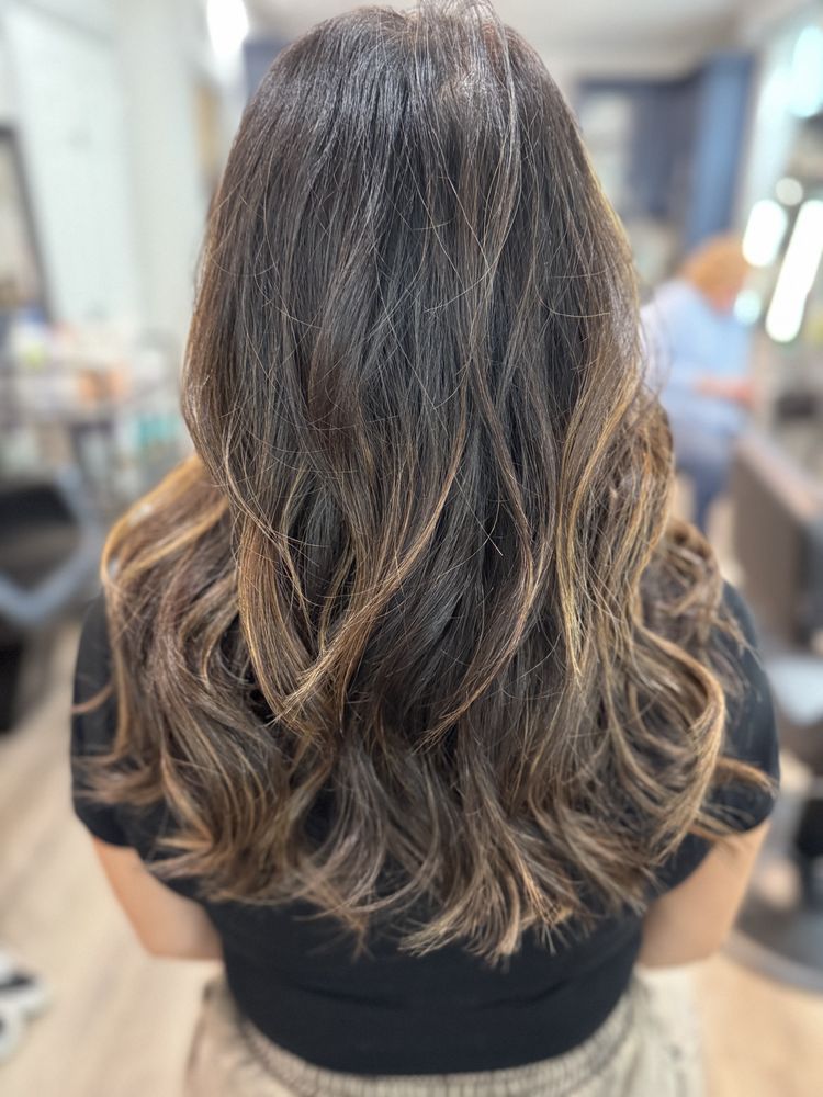 The Full Circle Salon Logo