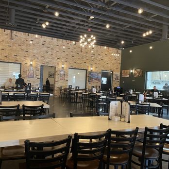 Stefano’s Brooklyn Pizza - Dining area - Seafood Near Me - Harlingen, Texas
