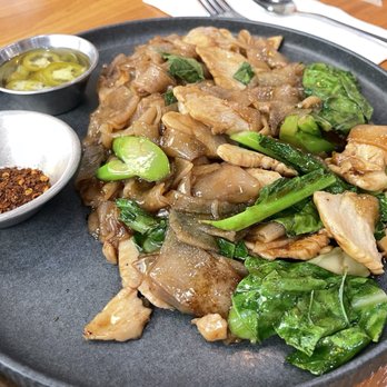 Plern Thai Cafe - Pad see ew - Thai Near Me - Lake Forest, California Plern Thai Cafe - Pad see ew - Thai Near Me - Lake Forest, California