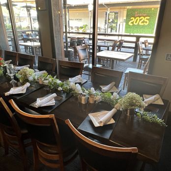 Midgley's Public House - Midgley's gave us carte Blanche to decorate a festive wedding party table prior to our event. - Steakhouses Near Me - Stockton, California