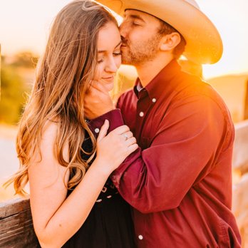 Desirae Marie Photography - Session Photography Near Me