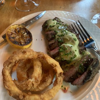 GusGus - Sirloin with buttermilk onion rings - Bars Near Me - Saint Paul, Minnesota GusGus - Sirloin with buttermilk onion rings - Bars Near Me - Saint Paul, Minnesota