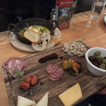 Bar ‘Cino - Brie antipasto - Bars Near Me - Newport, Rhode Island Bar ‘Cino - Brie antipasto - Bars Near Me - Newport, Rhode Island
