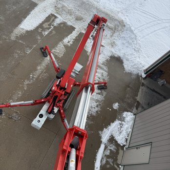 Arbor Pro Tree Service - Aeriel lift - Tree Services Near Me - Moline, Illinois