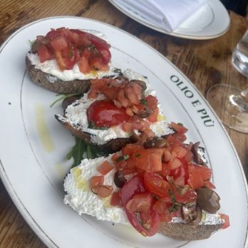 Olio e Più - Bruschetta Ricotta - Pizza Near Me - New York, New York Olio e Più - Bruschetta Ricotta - Pizza Near Me - New York, New York