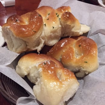Pasta Bella - Complimentary hot rolls - Italian Near Me - Mason City, Iowa