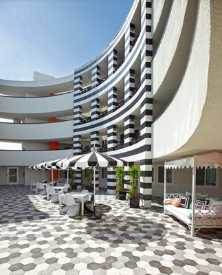 The Carlyle Inn by null