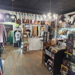 JL Vintage Odds and Ends - We specialize in records, and will always have good records in the store.