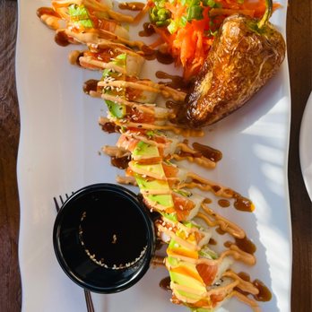 Sushinaloa - Salmón substituted in Spicy Tuna Roll - Sushi Bars Near Me - Redwood City, California Sushinaloa - Salmón substituted in Spicy Tuna Roll - Sushi Bars Near Me - Redwood City, California