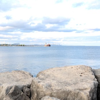 J.C. Saddington Park - View of Toronto Skyline - Parks Near Me - Mississauga, Ontario J.C. Saddington Park - View of Toronto Skyline - Parks Near Me - Mississauga, Ontario