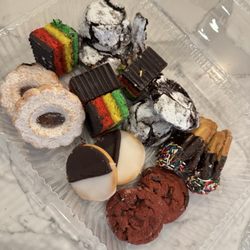 Mordy's Kosher Bakery And Cafe - Delicious variety of cookies. All nut-free!