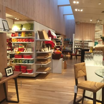 Crate & Barrel - Crate & Barrel of Newton -- Mall @ Chestnut Hill : 199 Boylston Street / Route 9, Chestnut Hill                 Interior - Furniture Stores Near Me - Chestnut Hill, Massachusetts