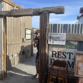 Joshua Tree Saloon - Outlaw. - Dive Bars Near Me - Joshua Tree, California Joshua Tree Saloon - Outlaw. - Dive Bars Near Me - Joshua Tree, California
