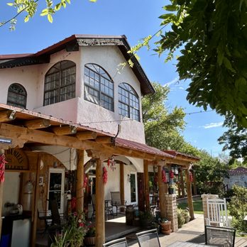 Red Horse Vineyard Bed and Breakfast - Bed & Breakfast Near Me - Albuquerque, New Mexico Red Horse Vineyard Bed and Breakfast - Bed & Breakfast Near Me - Albuquerque, New Mexico