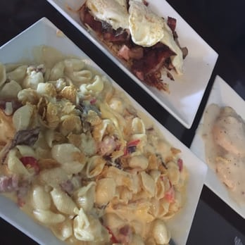 Early Bird Breakfast Pub - Breakfast Mac. Gravy train with Biscuits and gravy on the side - Breakfast & Brunch Near Me - Springfield, Missouri